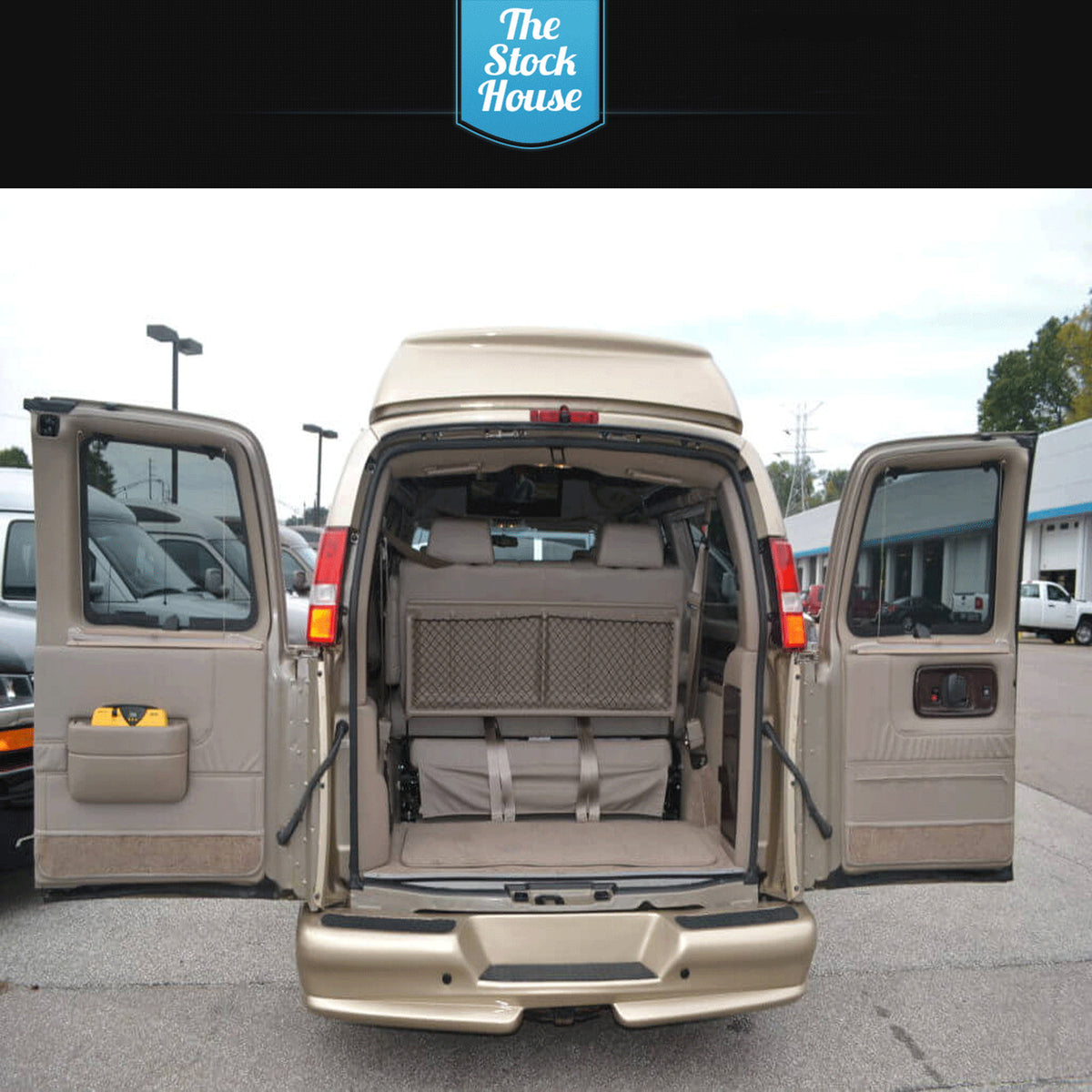 GMC Savana Brake Light Reversing Camera & 7" Monitor 03-16  Back up Park Lines